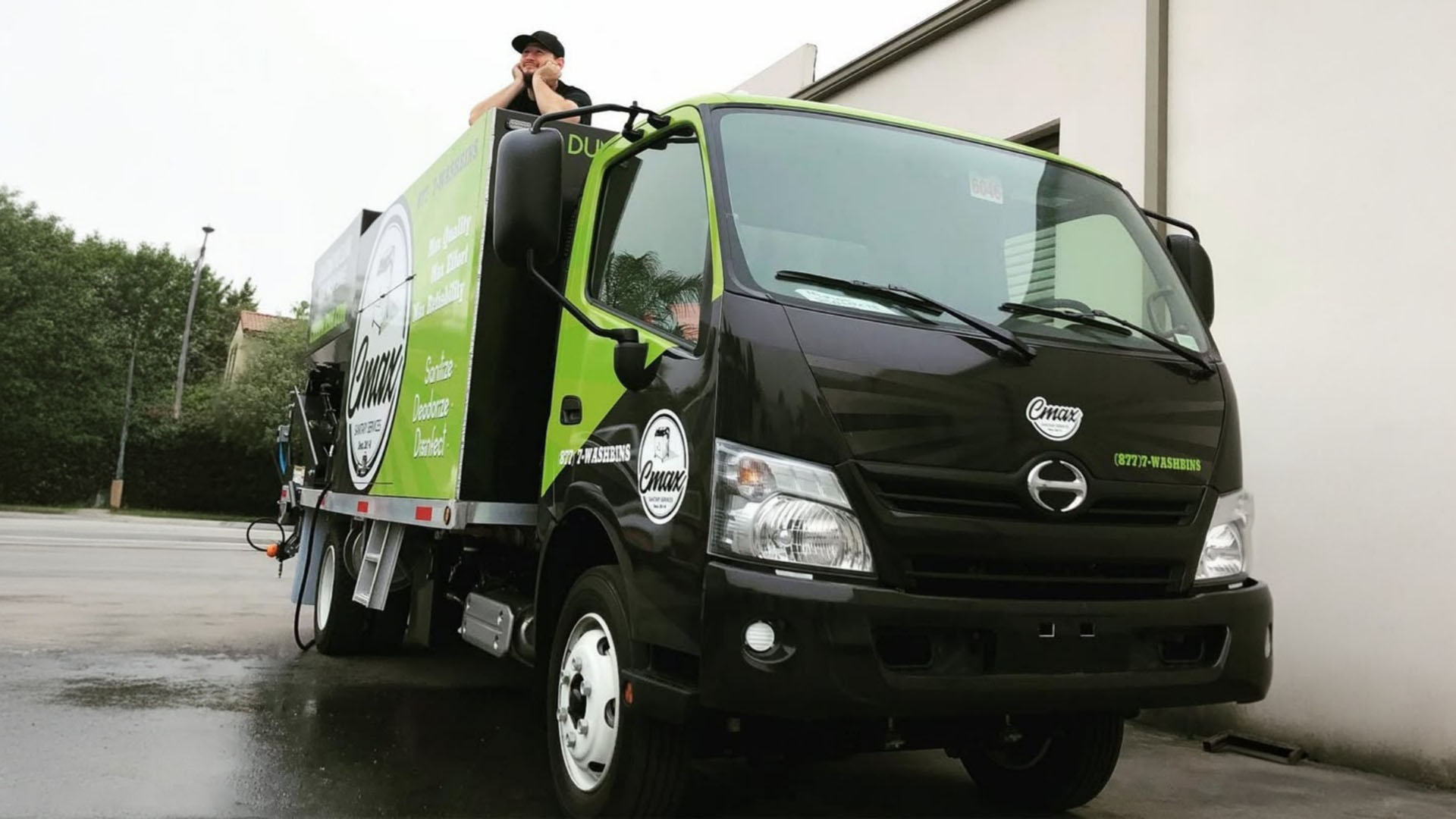 cmax-sanitary-services-truck-frank-on-top